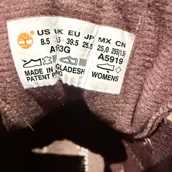 Timberland Women's Lace-Up Tan Boots with Red Accents - Picture 7 of 8